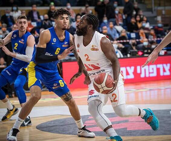 פארגו מול האקסית // צילום: עודד קרני